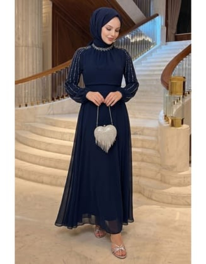 Kolları Taşlı Pullu Lacivert Şifon Abiye